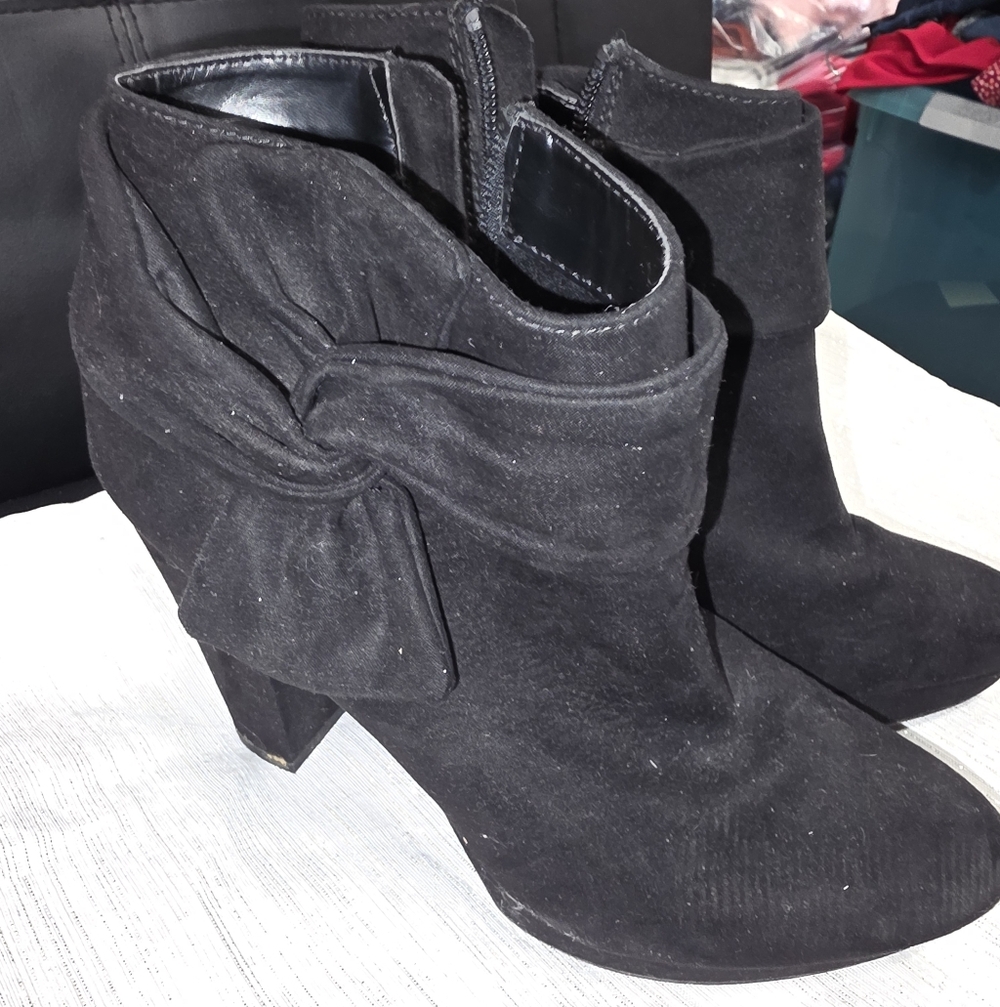 LC Lauren Conrad Black Ankle Booties